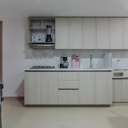 Apartamento En Laureles Con Piscina, Parqueadero 302 Medellín Exterior foto