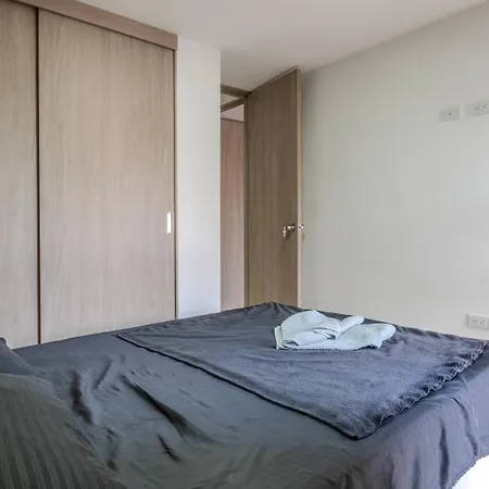 Apartamento En Laureles Con Piscina, Parqueadero 302 Medellín Exterior foto