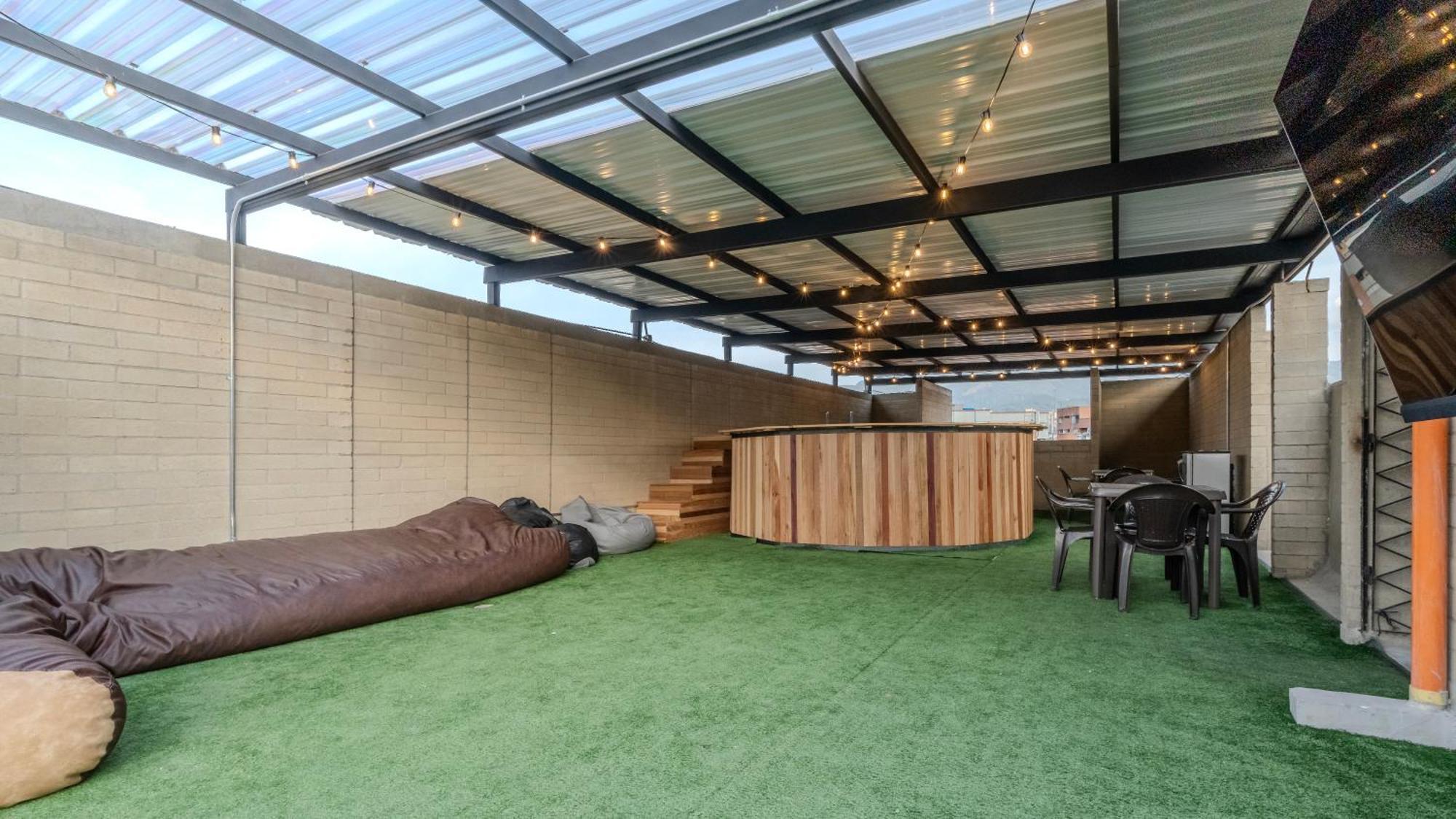 En Laureles Con Piscina, Parqueadero 302 Apartment Medellin