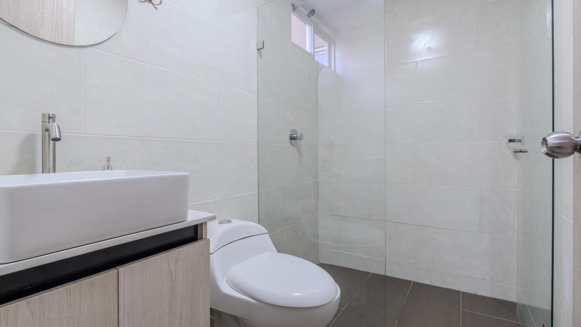 Apartment En Laureles Con Piscina, Parqueadero 302 Medellin